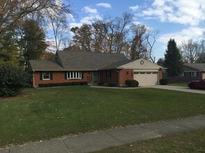 Building Photo - 2481 E Rahn Rd