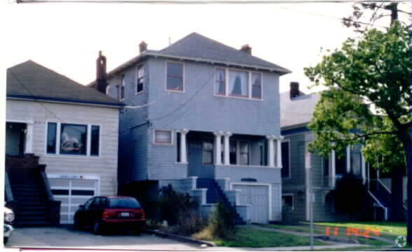 Foto del edificio - 1572 Lincoln Ave