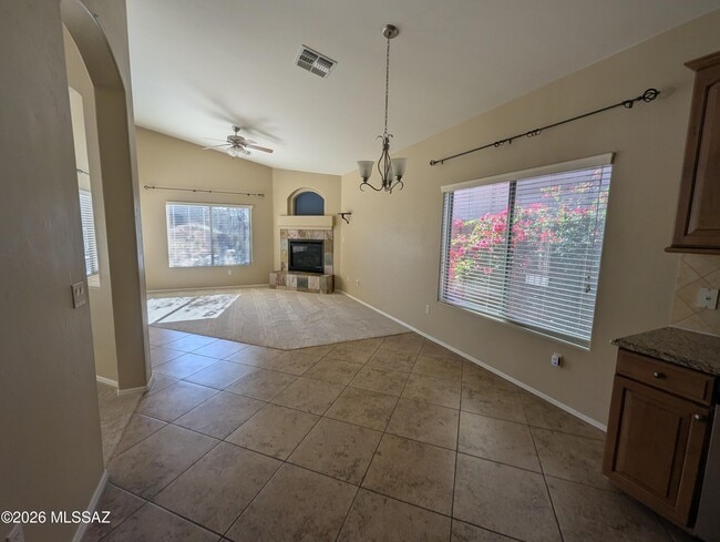 Foto del edificio - 651 W Sonatina Ln