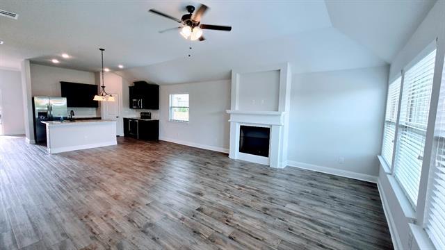 Building Photo - 552 Firethorn Dr