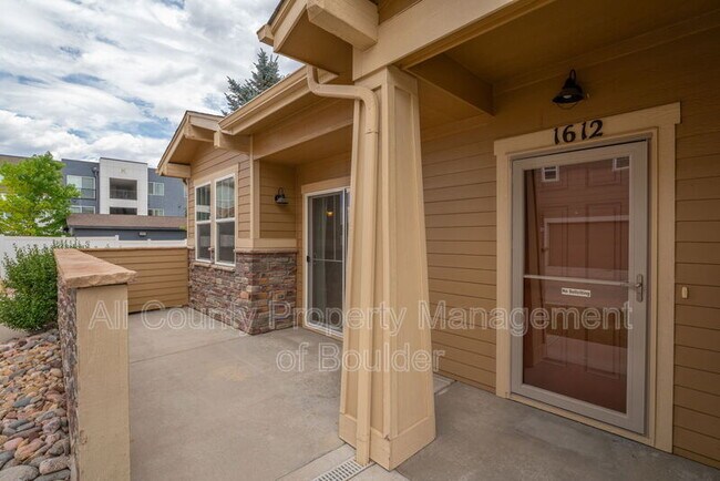 Foto del edificio - 1612 Venice Ln