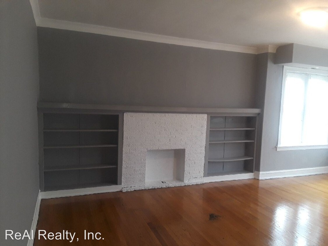 Foto principal - 7601 S Drexel Ave