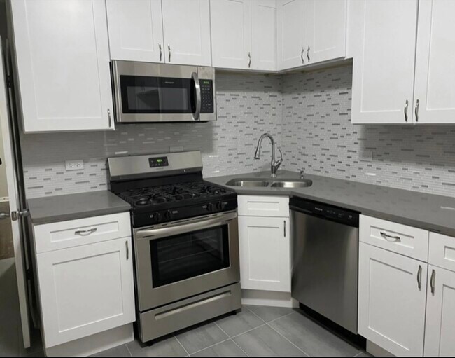 Foto del edificio - 6035 S Loomis Blvd