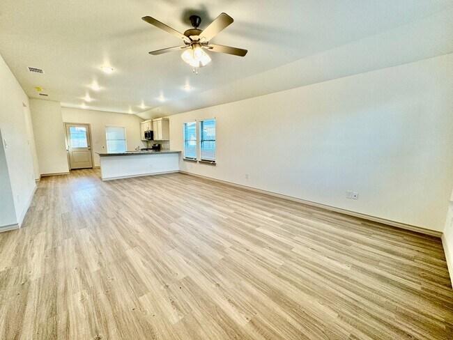 Foto del edificio - 3 Bed 2 Bath - Frenship ISD