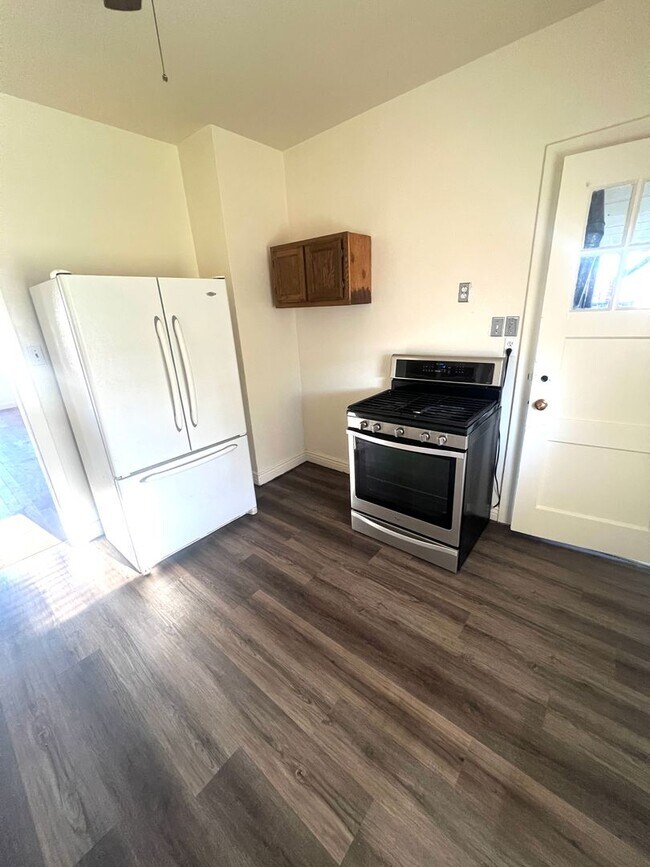 Foto del edificio - 4 Bedroom 2 Bath Single Family Home