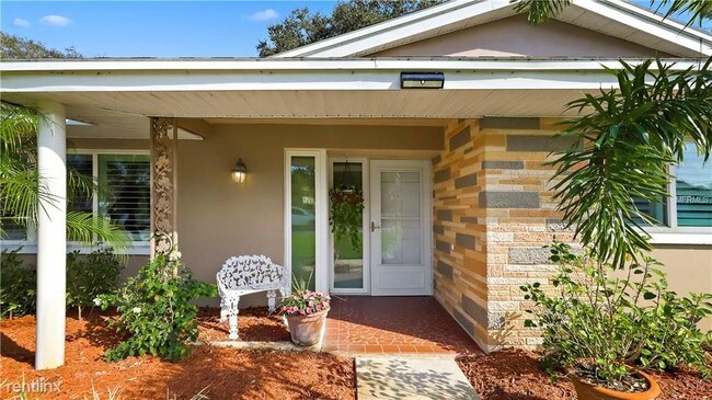 Building Photo - 3 br, 3 bath House - 649 Pinecrest Dr