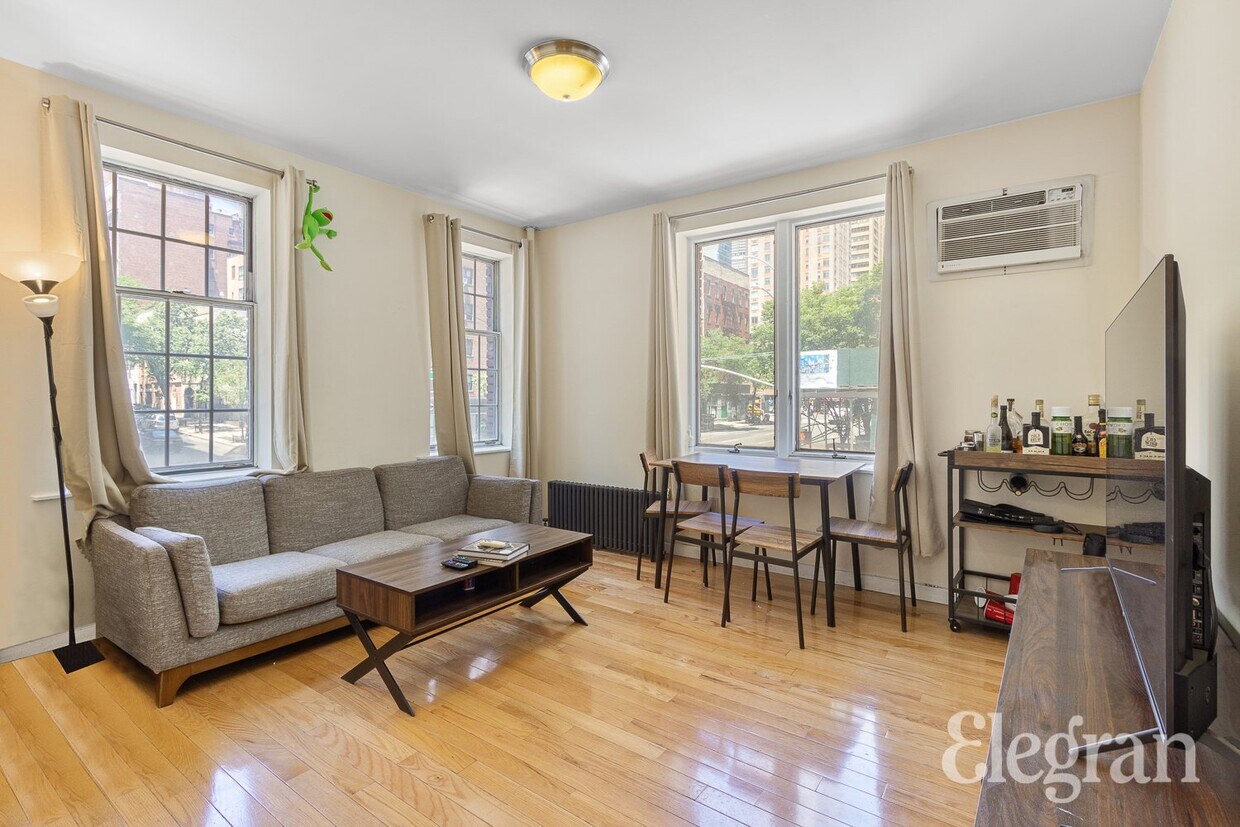 Foto principal - 200 E 35th St