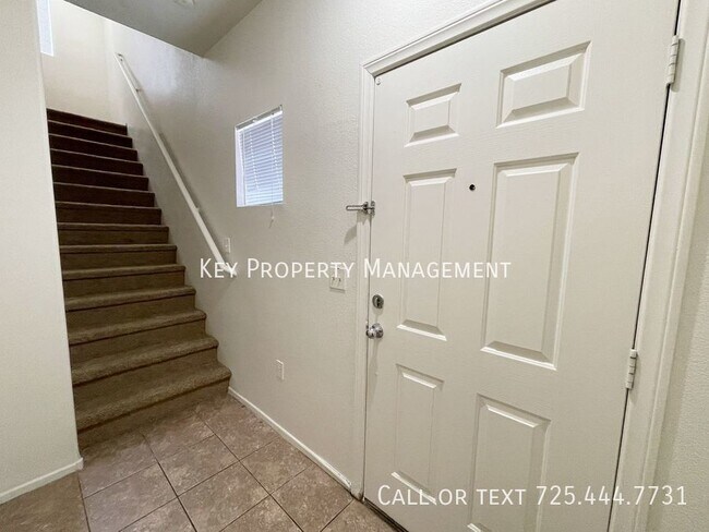 Building Photo - GORGEOUS THREE STORY 3 BEDROOM TOWNHOME IN...