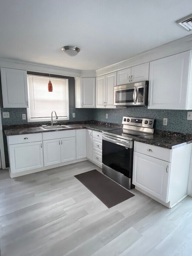 4 Strafford Rd, Dover, NH 03820 House Rental in Dover, NH