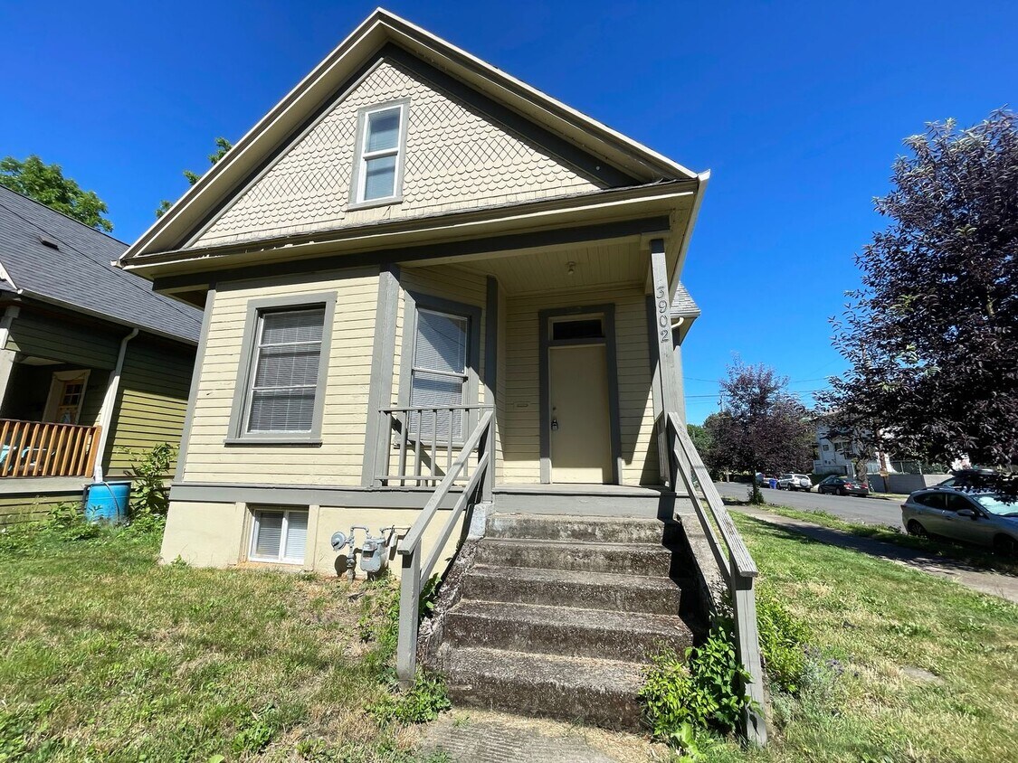Primary Photo - Boise Home with Large Basement, Yard, New ...