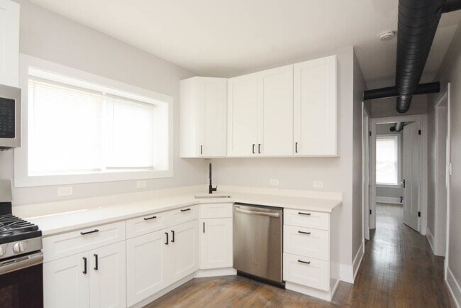 Foto del edificio - 3907 W Wellington Ave