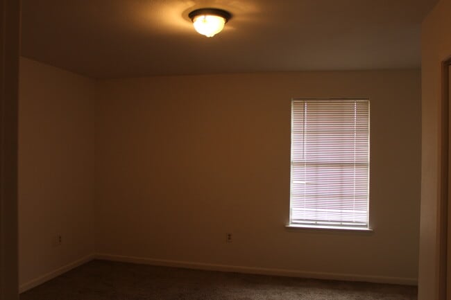 Photo - 14818 Forest Grove Ave Apartment