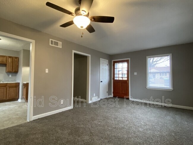 Building Photo - 471 Jenson Rd
