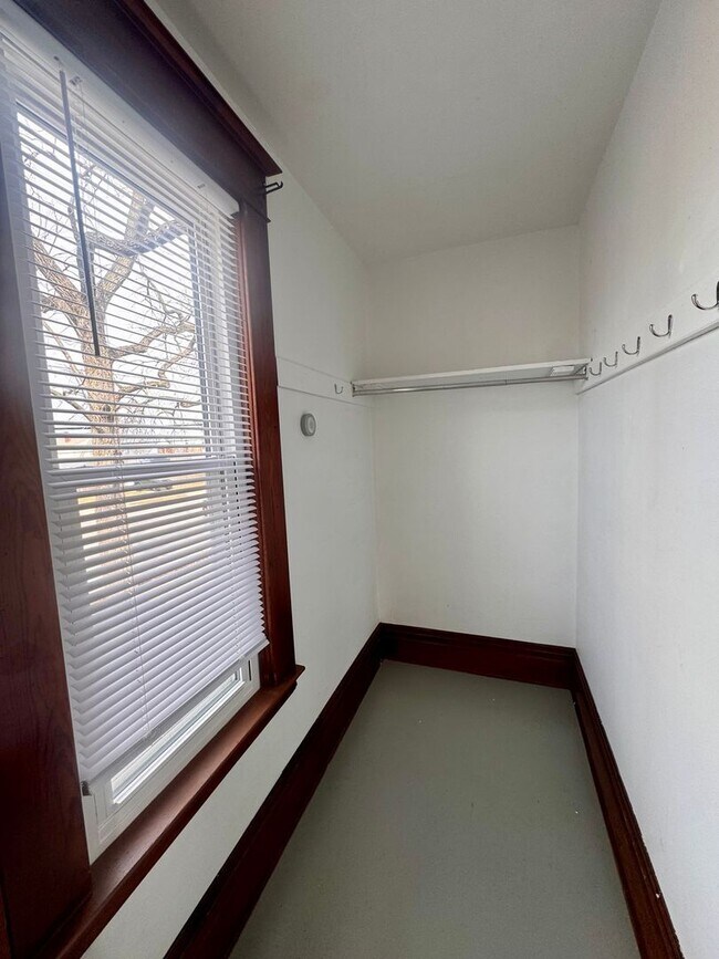 Foto del edificio - 2500 Fuller Ave NE