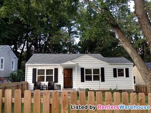 Primary Photo - 219 Maple St