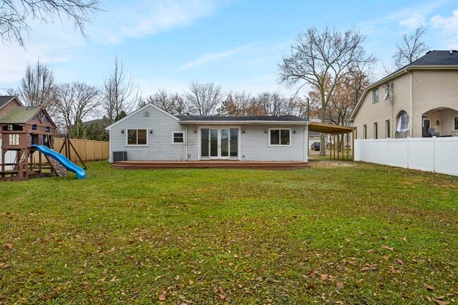 Building Photo - 9059 Oneill Dr