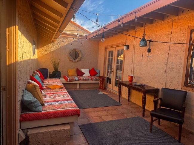 Building Photo - Fall/Winter Seasonal Rental Available Now through October, then 12/15/25 to 1/15/26!