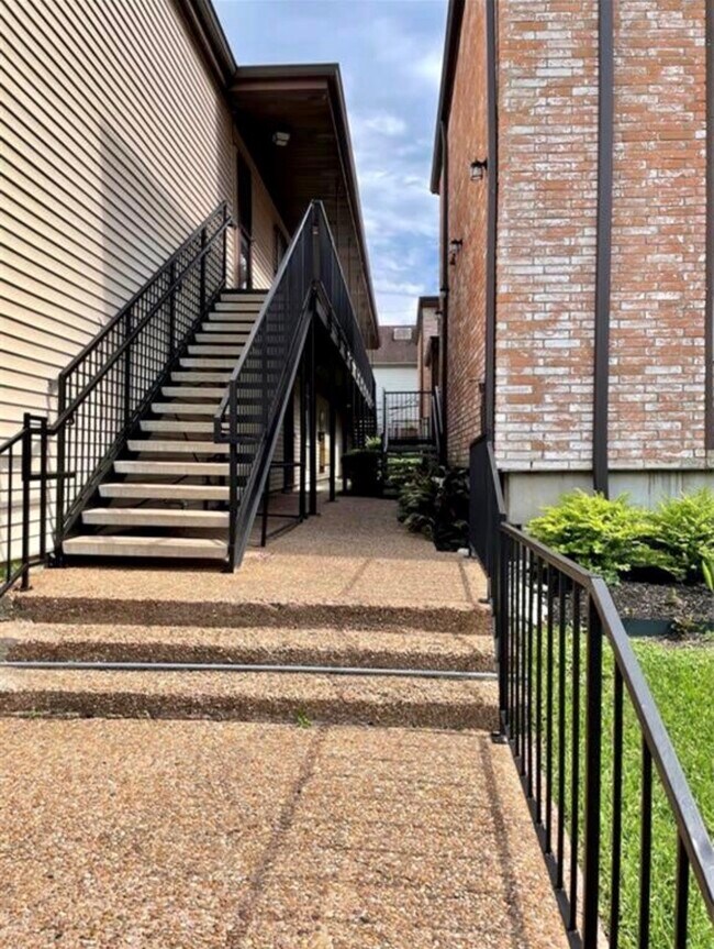 Foto del edificio - 2515 Shakespeare St
