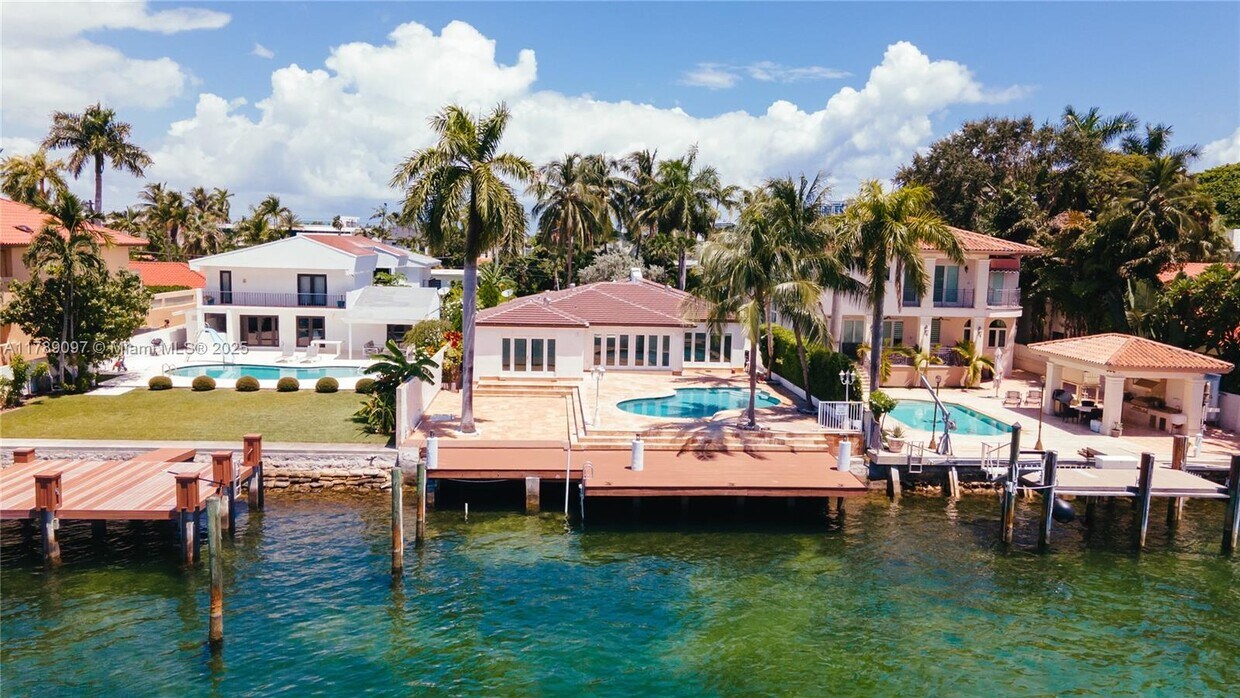 Primary Photo - 72 S Hibiscus Dr
