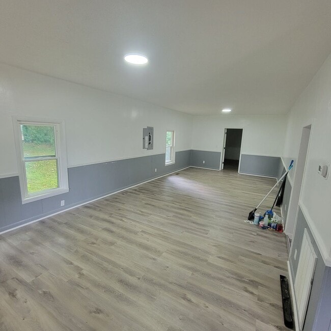 Foto del edificio - 3/2 -Bonus Room & Basement-Livingston