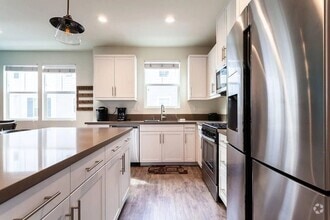 Building Photo - 532 Shorebird Way