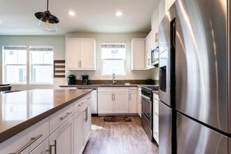 Building Photo - 532 Shorebird Way
