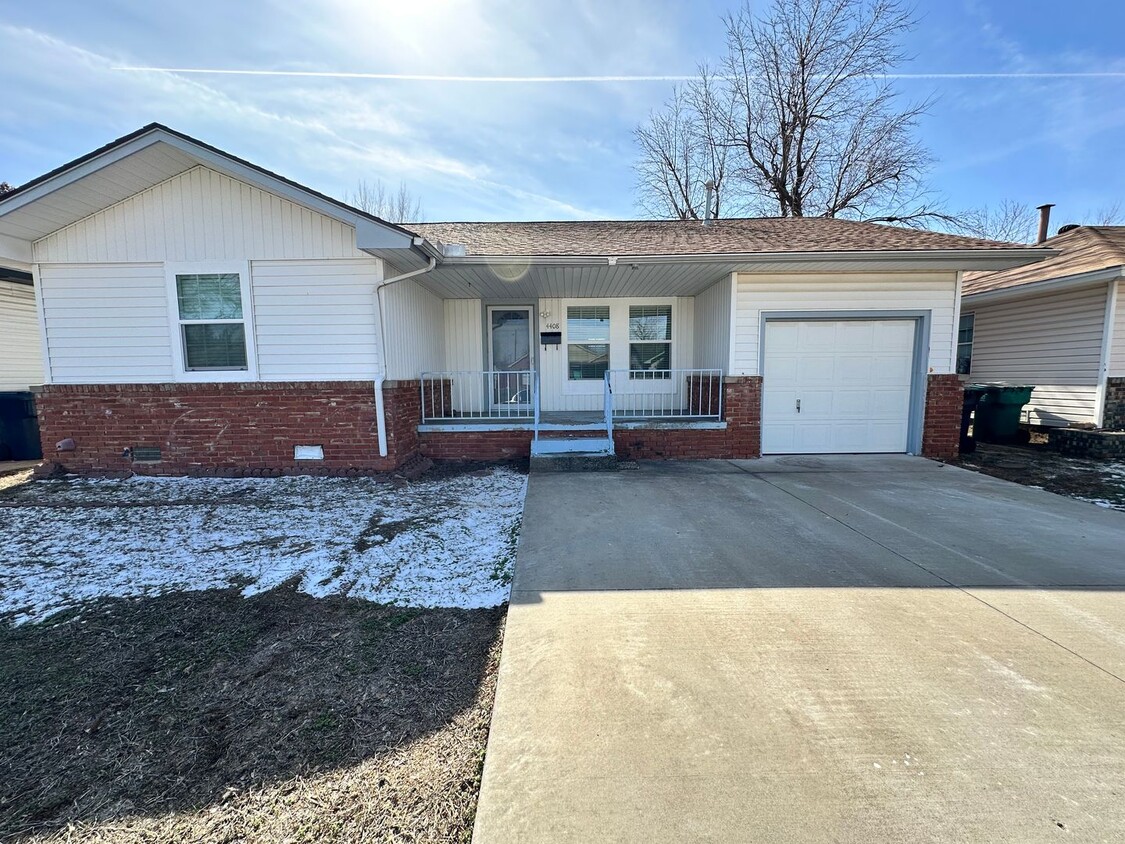 Primary Photo - Updated 3-Bedroom, 1.5-Bath Home in NW OKC!