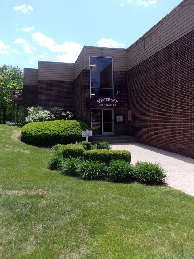 Somerset Apartments Flushing, MI