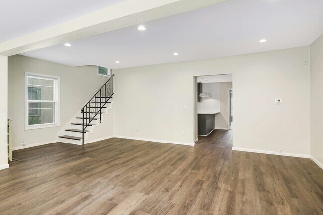 Foto del edificio - 864 19th Ave SE