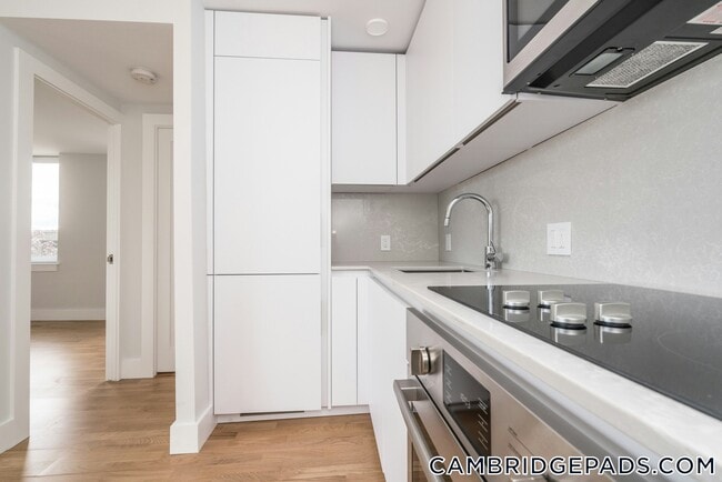 Building Photo - 334 Harvard St