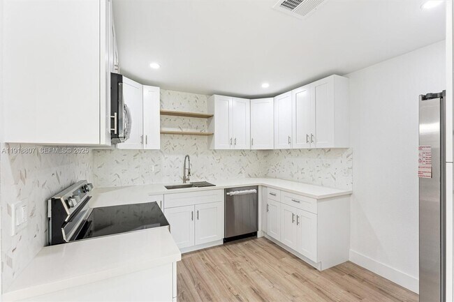 Building Photo - 9720 NW 24th Pl