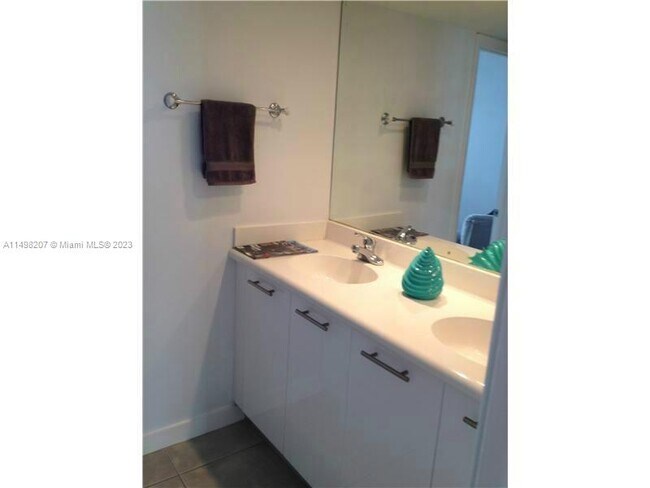 Foto del edificio - 777 NE 62nd St