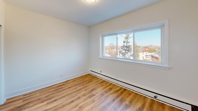 Photo de l'intérieur - 350 Mayfield