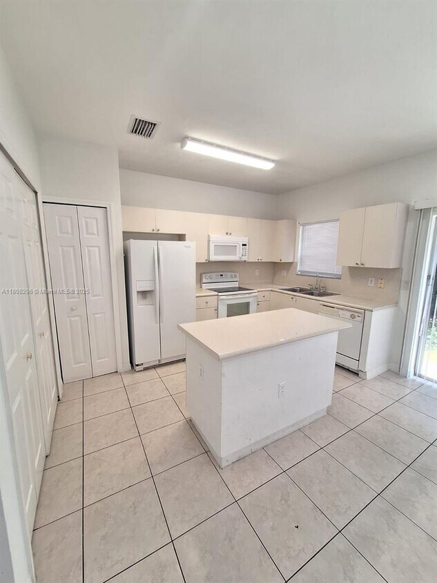 Foto principal - 1614 SE 31st Ct