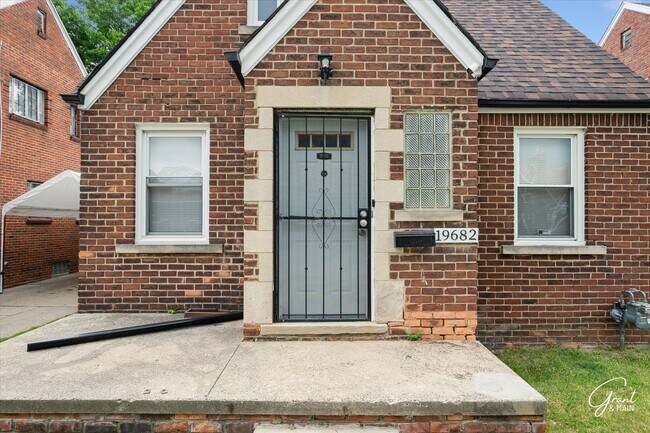 Foto del edificio - $1300 3 bedroom