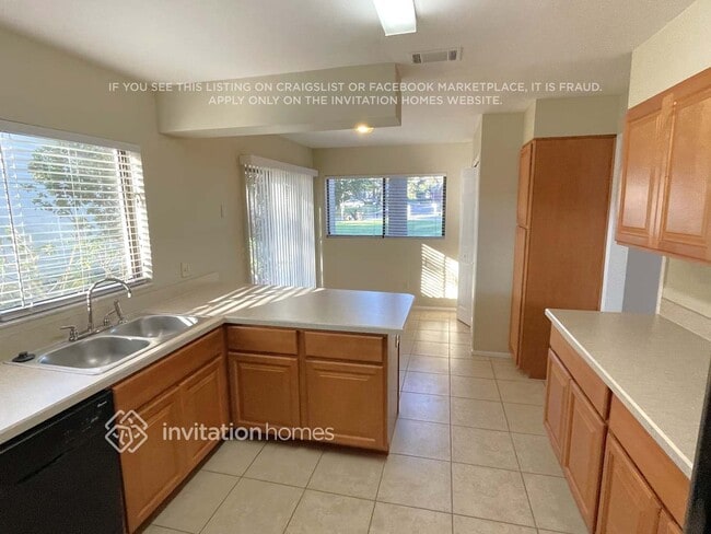 Foto del edificio - 126 W York Ct