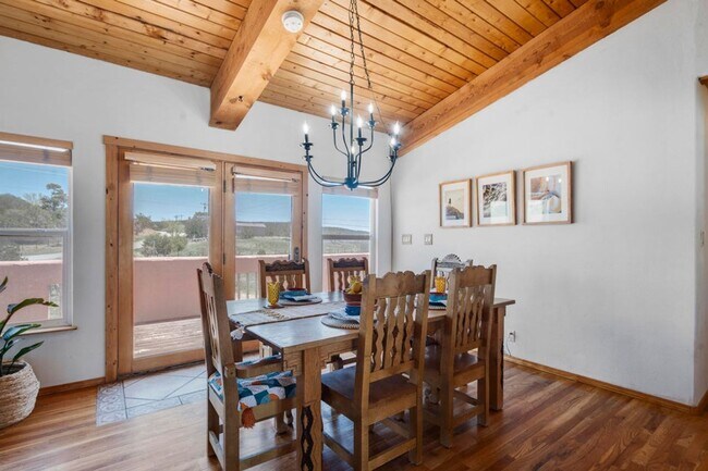 Foto del edificio - 3 Bedroom, 2.5 Bathroom Home in Edgewood, NM