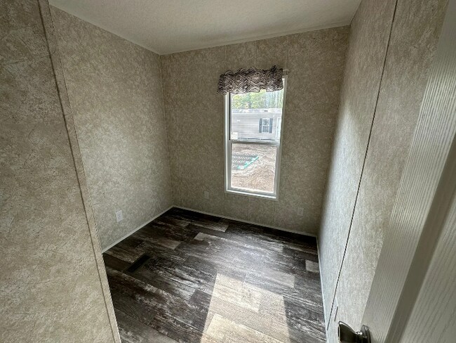 Foto del edificio - 55009 Hill Rd