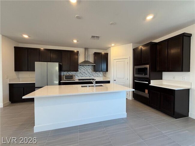 Foto del edificio - 7346 Pioneer Way