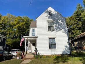 Building Photo - 483 Littleton St