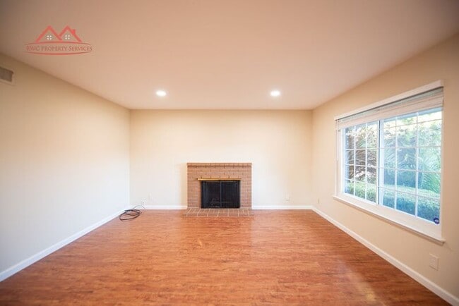 Building Photo - 2135 Hikido Dr