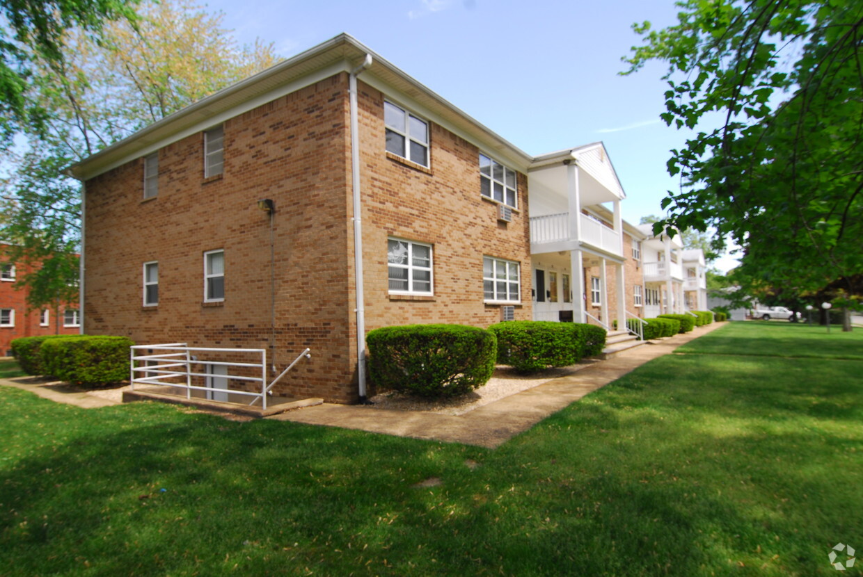 Primary Photo - 1419 Buckner St