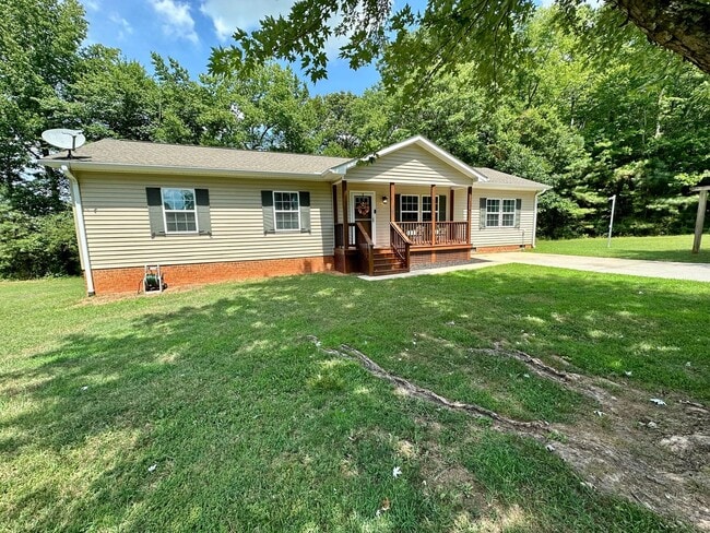 Building Photo - Remarkable Value. Unbeatable Location.