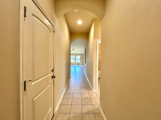 Building Photo - Charming 3-Bedroom Home with Open Layout & Covered Patio!