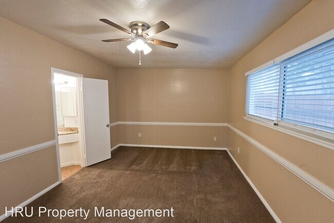 Building Photo - 2 br, 1.5 bath House - 3601 Sampson Ct #D