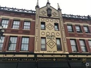 Building Photo - 18 Elm St