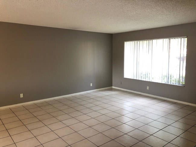 Building Photo - 4875  Orleans Court C