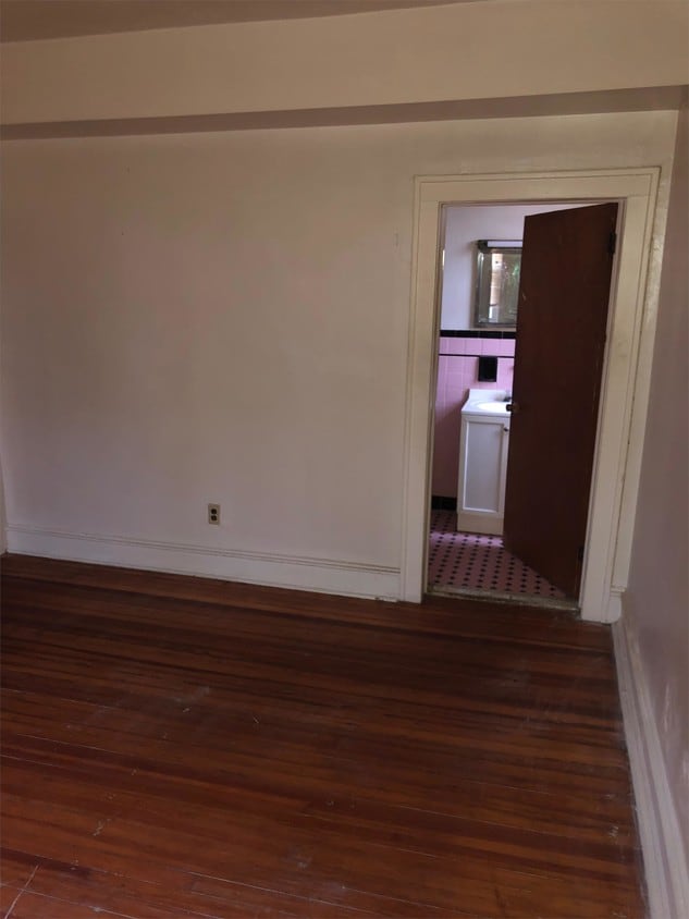 Primary Photo - 1320 W State St