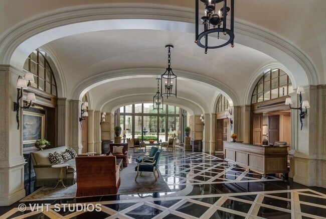 Foto del edificio - 2550 N Lakeview Ave