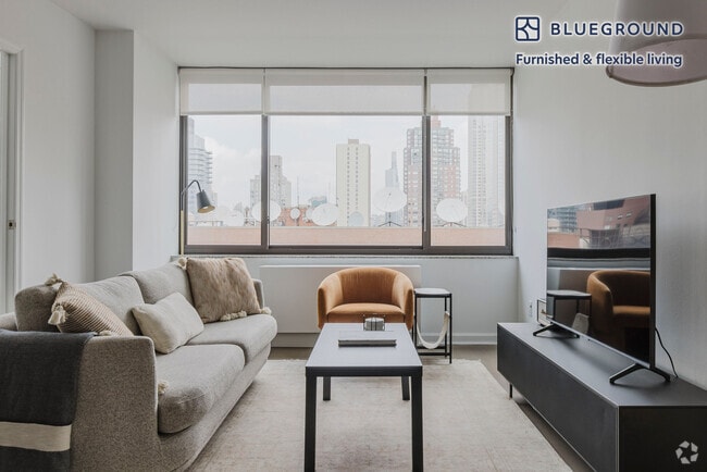 Building Photo - 500 W 56th St